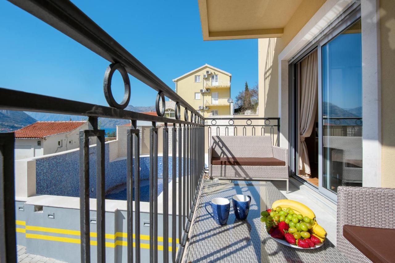 2Montenegro Limeta Apartments With Pool Котор Екстериор снимка