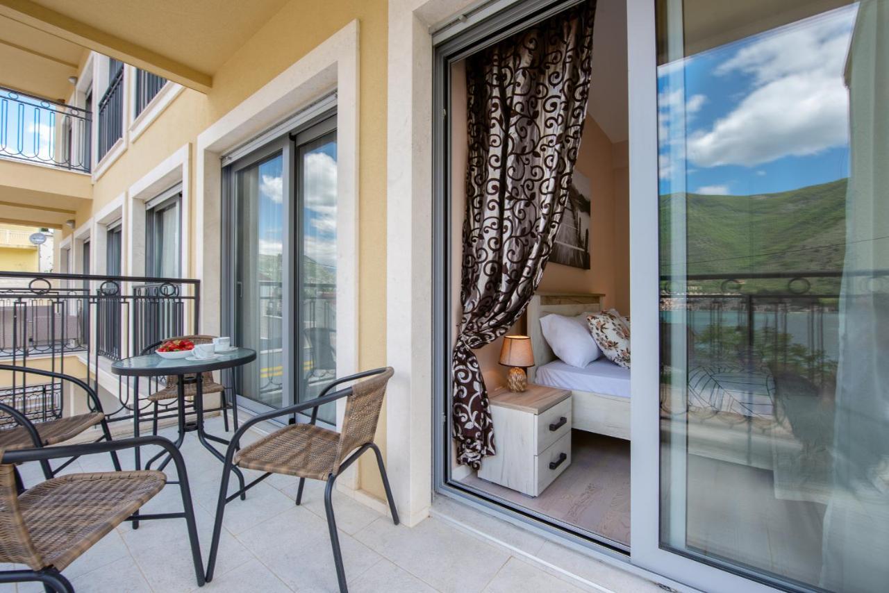 2Montenegro Limeta Apartments With Pool Котор Екстериор снимка