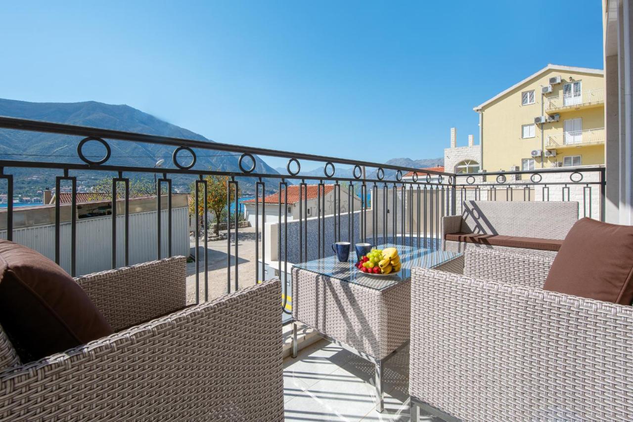 2Montenegro Limeta Apartments With Pool Котор Екстериор снимка
