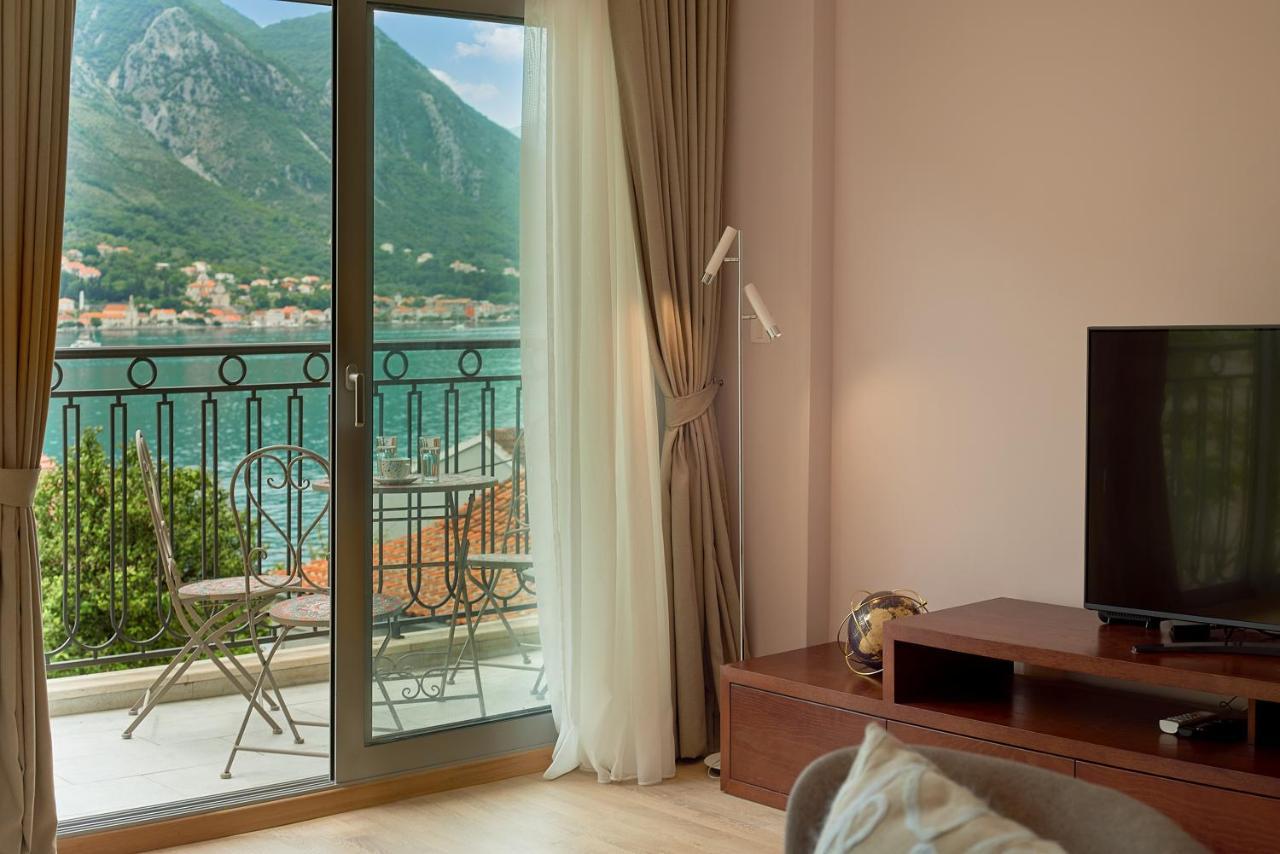 2Montenegro Limeta Apartments With Pool Котор Екстериор снимка